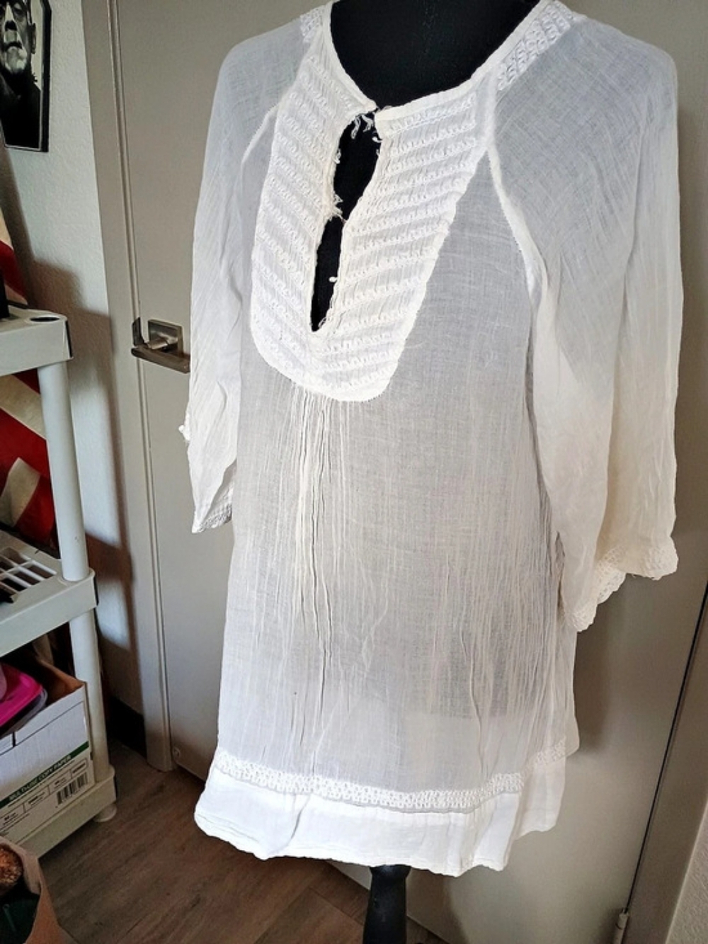 Solitaire Swim Embroidered Tunic in White Size Medium
